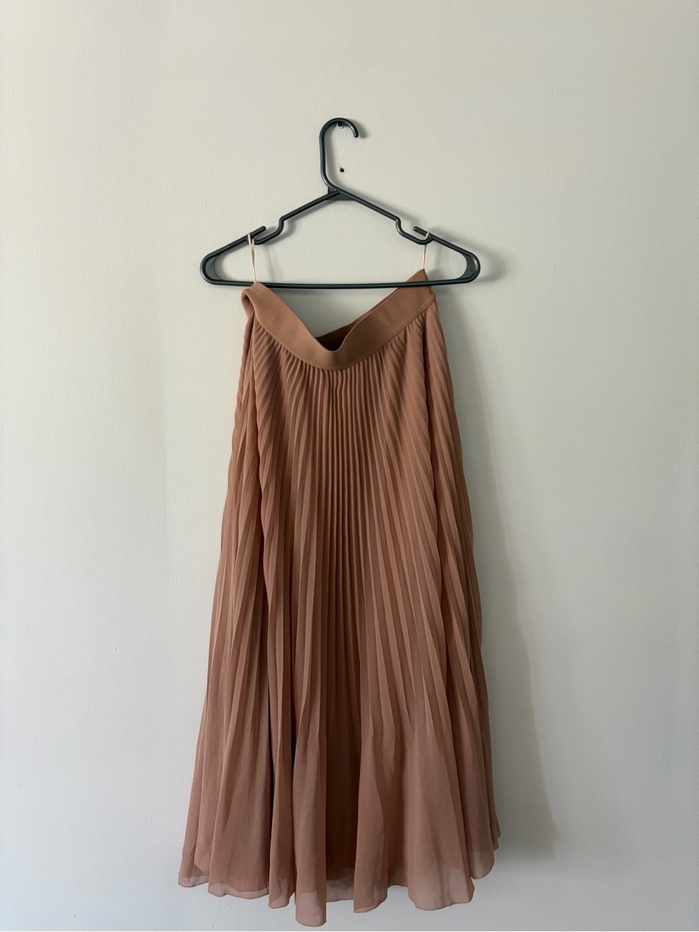 Aritzia Twirl Pleated Skirt